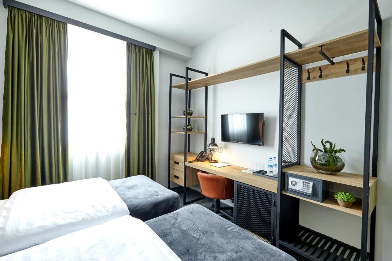 Отель Graphica Tbilisi Hotel Тбилиси