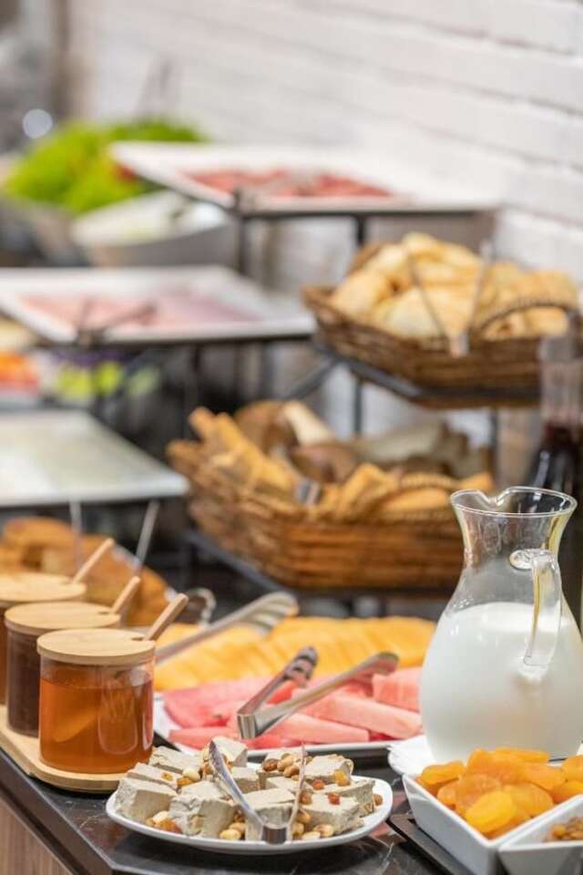 Отель Graphica Tbilisi Hotel Тбилиси-38